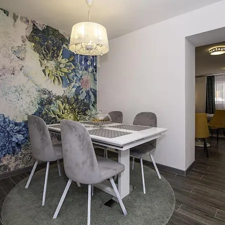 Beo-river White Apartment *