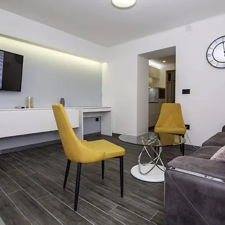 Beo-river White Apartment